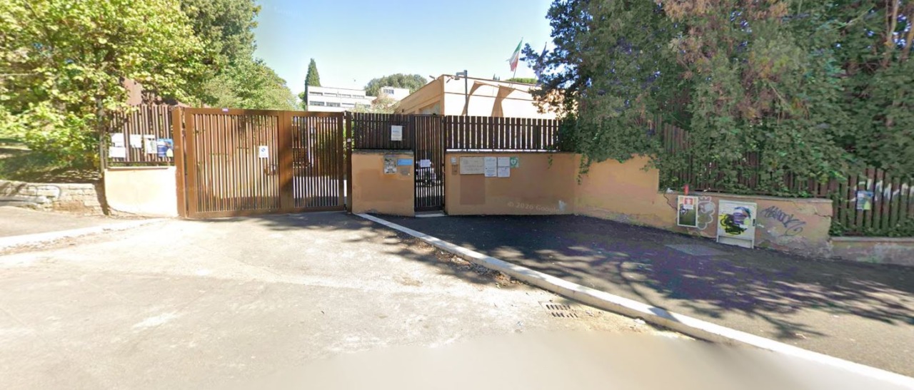 Lista stupri al liceo Farnesina, tre nomi di ragazze su un tablet. Una di loro aveva denunciato di essere stata violentata