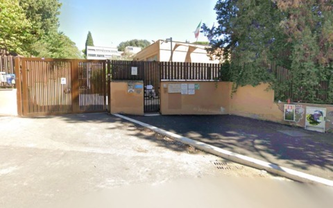 Lista stupri al liceo Farnesina, tre nomi di ragazze su un tablet. Una di loro aveva denunciato di essere stata violentata