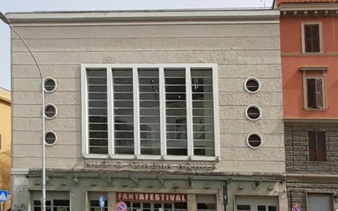 Atto vandalico al Nuovo Cinema Aquila, la solidarietà