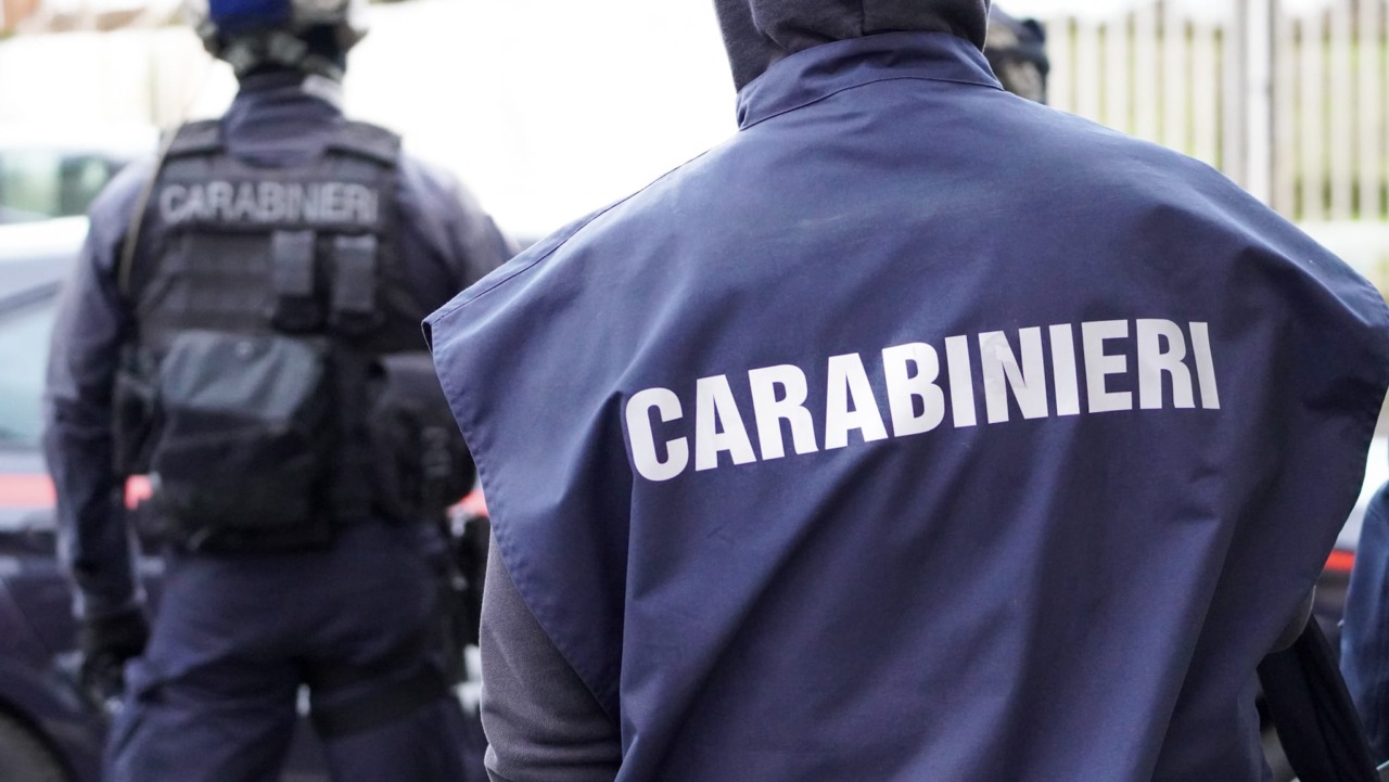 Estorsione con il metodo del “cavallo di ritorno”, due arresti