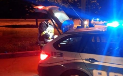 Uomo investito e ucciso da un pulmino in via Coccia di Morto