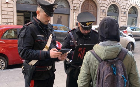 Festività Pasquali, controlli dei carabinieri in centro ed a Termini