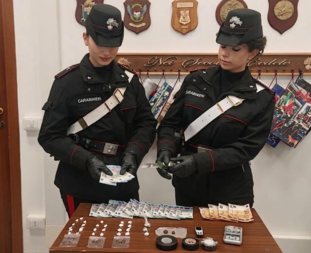 Spaccio ai Castelli Romani,  arrestata madre e figlio