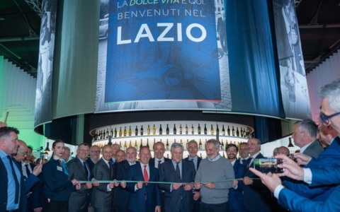 Vinitaly 2026, taglio del nastro per il padiglione Lazio