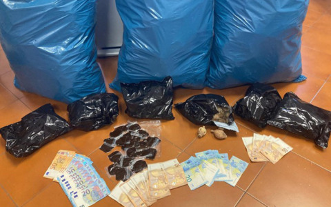 Roma Nord, fermati al casello con 13 kg di bulbi di papavero: due arresti