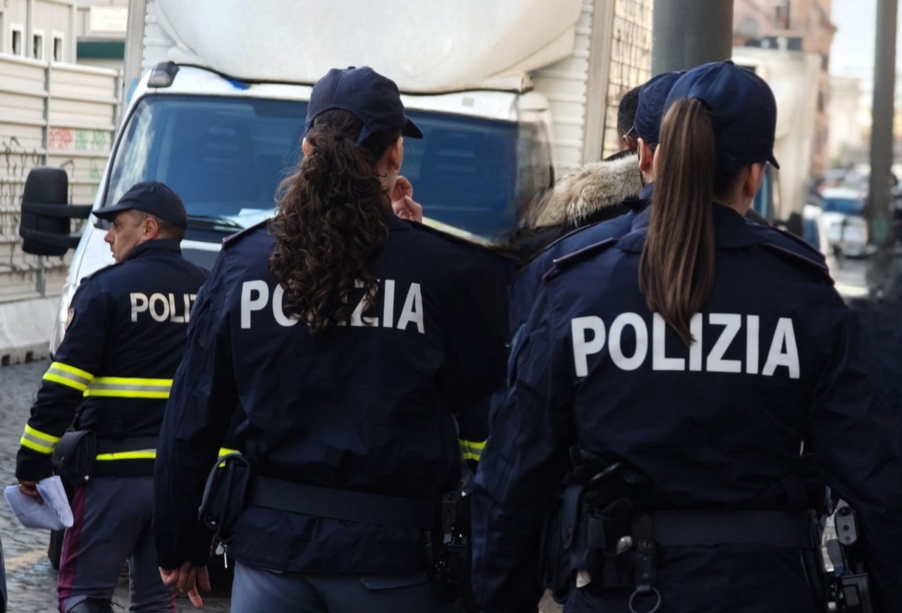 Spaccio di droga e reati predatori, otto arresti