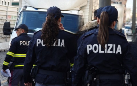Spaccio di droga e reati predatori, otto arresti