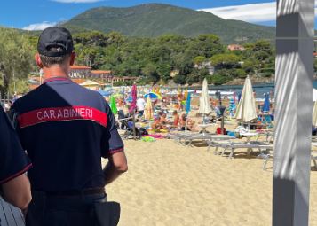 Bimba di 6 anni si perde in spiaggia, ritrovata dai carabinieri