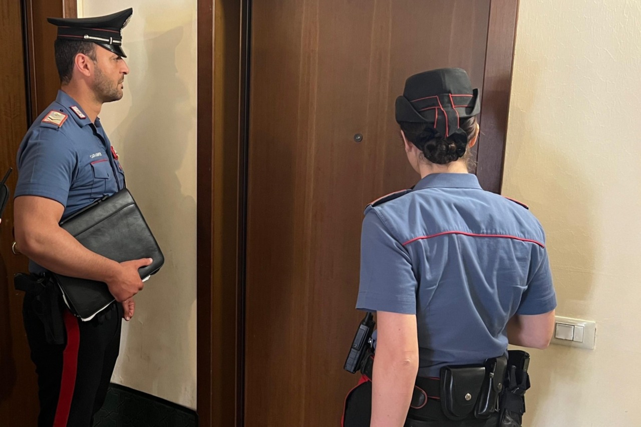 Trasforma casa in un supermarket di droga: Carabinieri arrestano 40enne