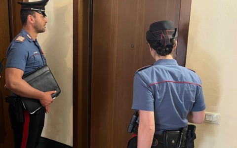 Trasforma casa in un supermarket di droga: Carabinieri arrestano 40enne