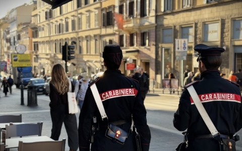 Controlli nel cuore della Capitale: 5 arresti e 3 denunce tra metro e monumenti