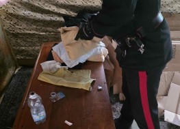 Scoperte 20 “crack house” in un immobile occupato. Sei arresti