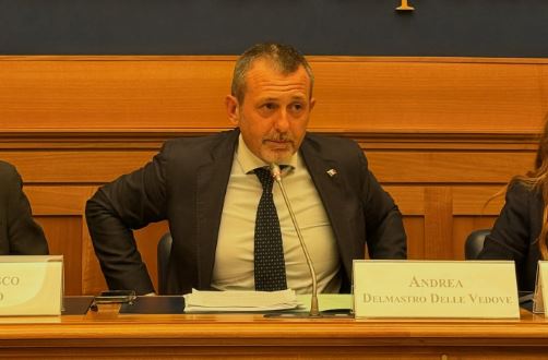 Delmastro in Antimafia: “Sono stato leggero, ma anche vittima di controlli carenti. A cena pure con altri di FdI”. VIDEO