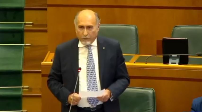 Il rientro di Enrico Tiero in Regione: “Sono innocente…” e poi “Io ero frato’, sono frato’ e saro’ sempre frato'”. VIDEO