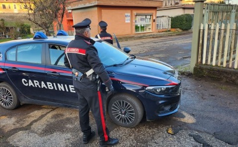Botte e minacce ai genitori, arrestato dai Carabinieri