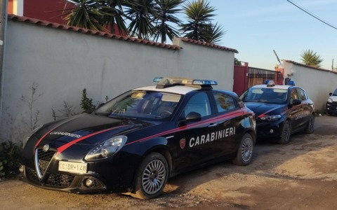 Aggredita davanti ai figli minorenni, donna fa arrestare il marito