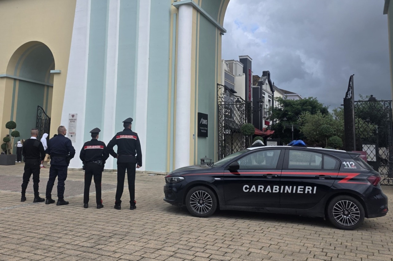 Furti all’outlet, arrestate due bande
