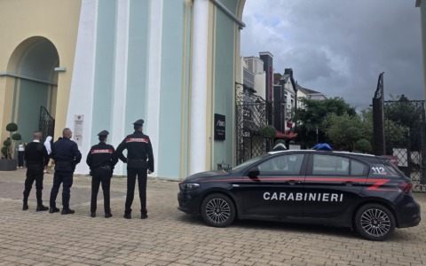 Furti all’outlet, arrestate due bande