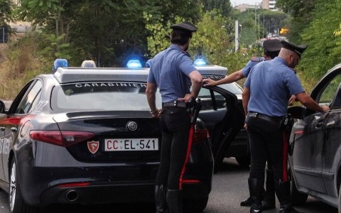 Salvata dai Carabinieri ragazza sui binari dell’alta velocità