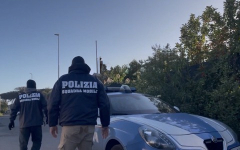 Arrestato un latitante per rapina in fuga, era in auto con un ricercato per furto