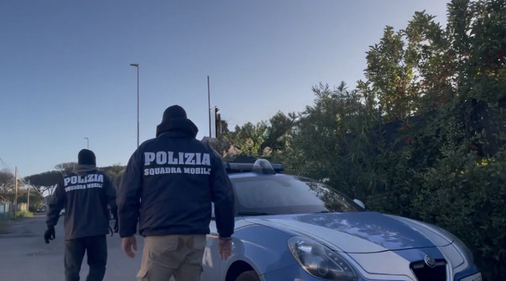 Arrestato un latitante per rapina in fuga, era in auto con un ricercato per furto