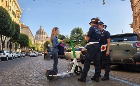 Nuove regole monopattini, 400 irregolarità in una settimana