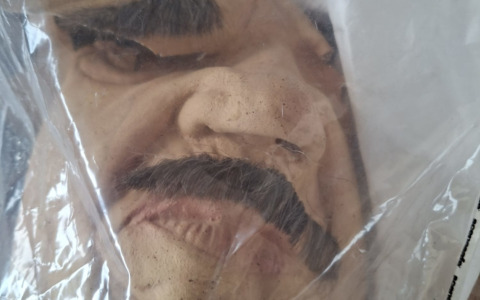 Tenta rapina a mano armata con una maschera, arrestato