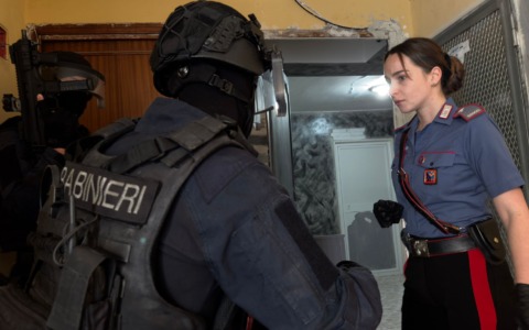 Maxi-blitz sul litorale, oltre cento Carabinieri in azione: 8 arresti