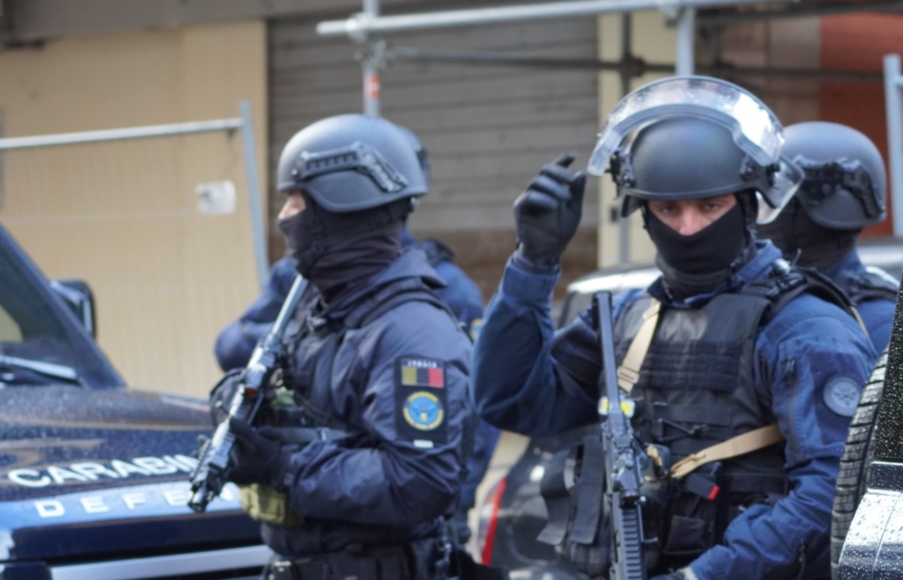 Sequestri, torture e bombe: smantellata banda criminale