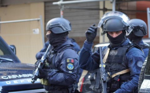 Sequestri, torture e bombe: smantellata banda criminale