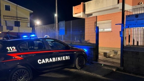 Minaccia un ristoratore con un coltello per rapinarlo, arrestato
