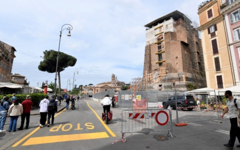 Torre dei Conti: ristrette le recinzioni del cantiere