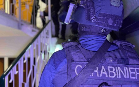 Narcotraffico e armi nella capitale, sette misure cautelari