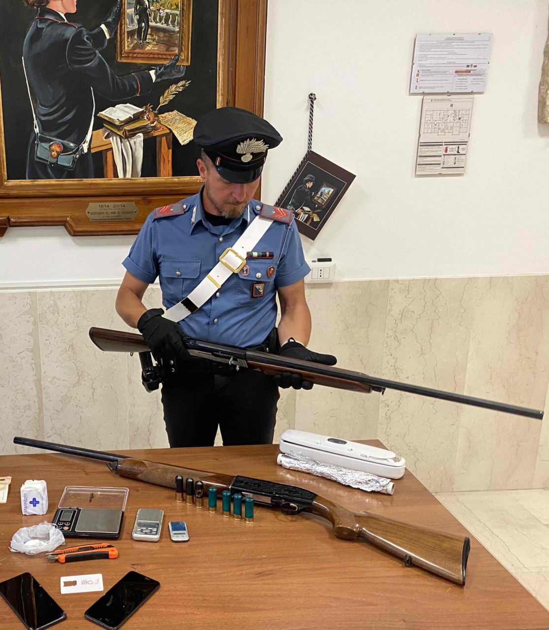 Armi clandestine e droga, due arresti dei carabinieri