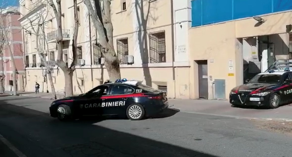 Spaccio ed estorsione, denunciati dai carabinieri i componenti di un gruppo violento e spregiudicato
