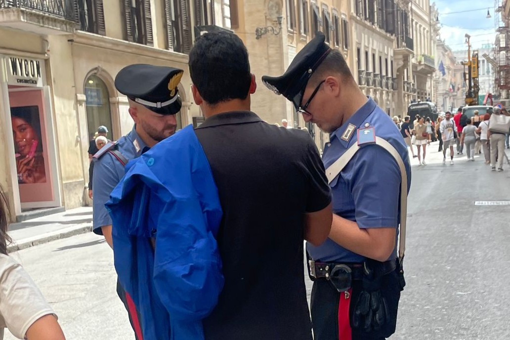 Stretta sul gioco delle tre campanelle, cinque denunciati