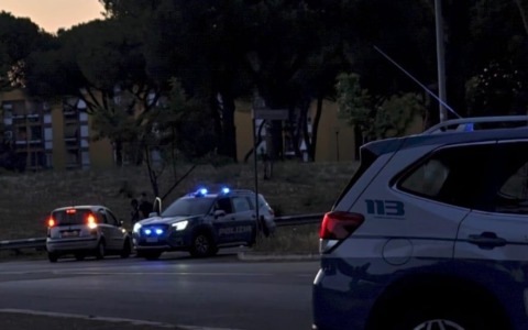 Stretta della polizia al Quarticciolo, altri 4 arresti nella nuova piazza di spaccio dell’ “anfiteatro”