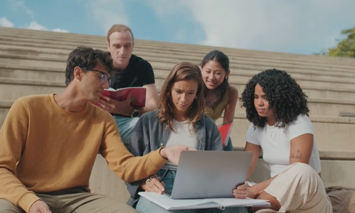 Maturità domani al via, esami per 53.000 studenti