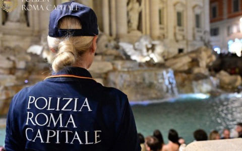 Sorpresi all’interno delle fontane monumentali, bloccati dalla Polizia Locale