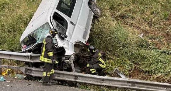 Incidente sull’autostrada A1, un morto e due feriti gravi