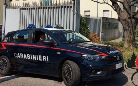Accoltellato davanti a un bar di Ostia, ucciso un romeno di 35 anni