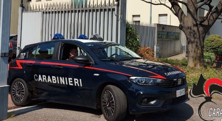 Accoltellato davanti a un bar di Ostia, ucciso un romeno di 35 anni