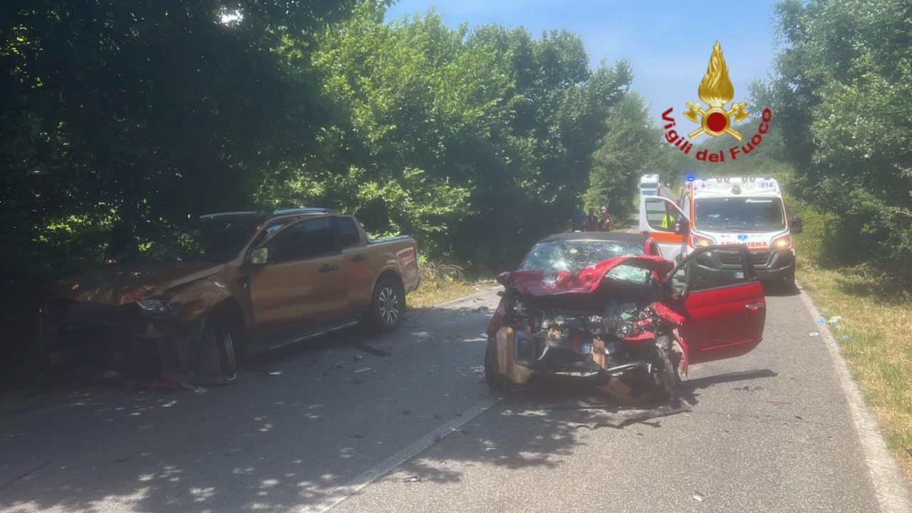 Scontro tra due auto a Passerano, 30enne elitrasportata in codice rosso