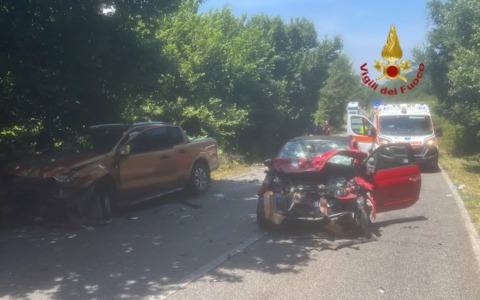 Scontro tra due auto a Passerano, 30enne elitrasportata in codice rosso