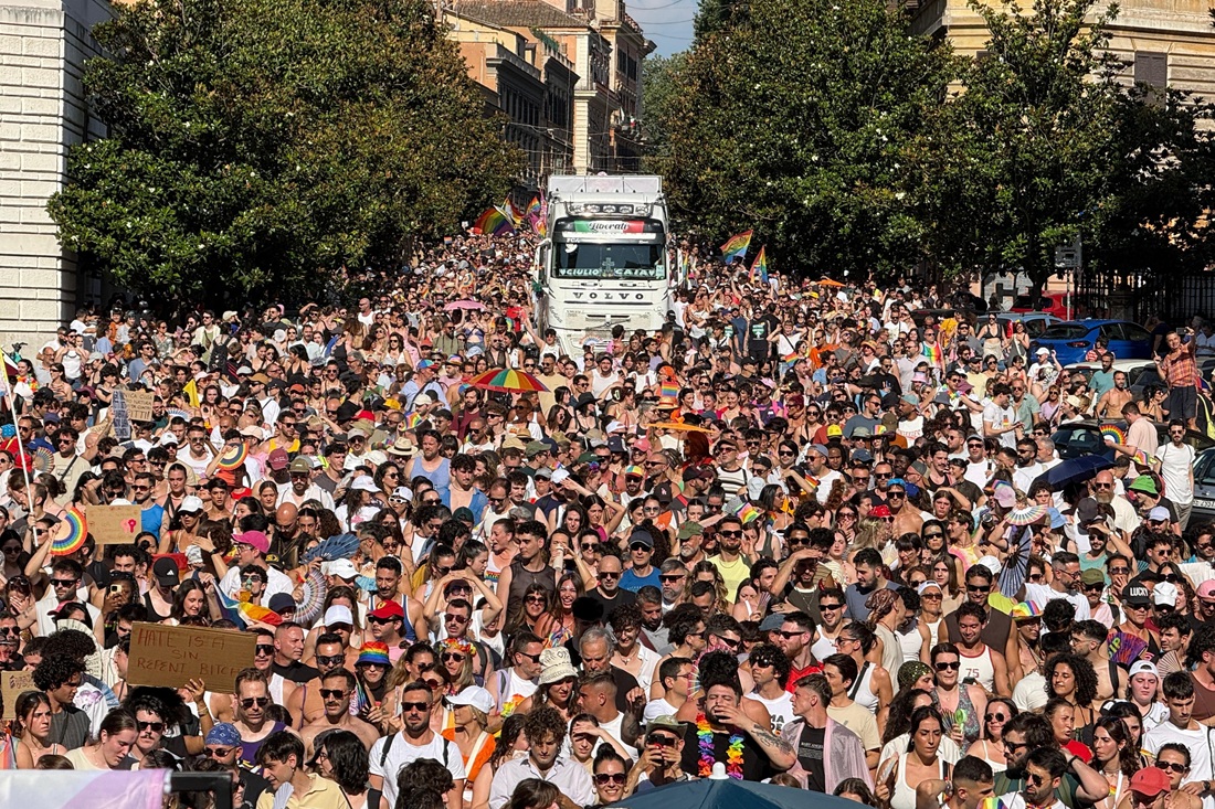Il Roma Pride, in migliaia al corteo per i diritti