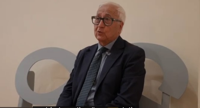 Il valore infinito dell’acciaio: materia che rinasce, memoria che permane