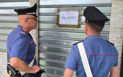 Bar chiuso per 10 giorni e sanzioni a quattro minimarket