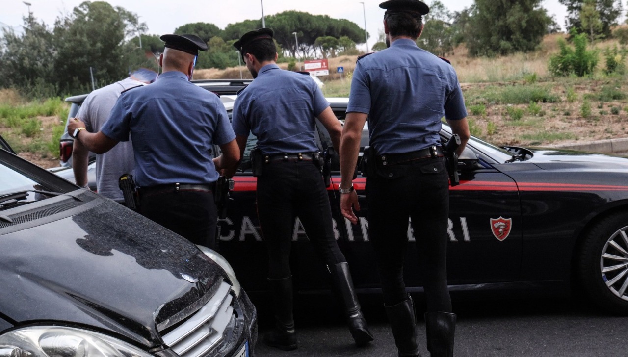 Anziano nel mirino della truffa del finto carabiniere: preso un ventiduenne
