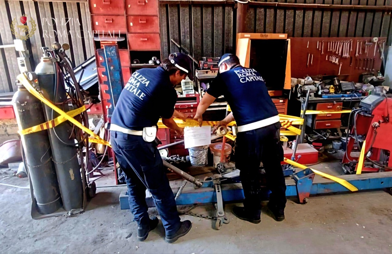 Maxi blitz della Polizia Locale: sequestrata cittadella dell’illegalità di tremila metri quadri