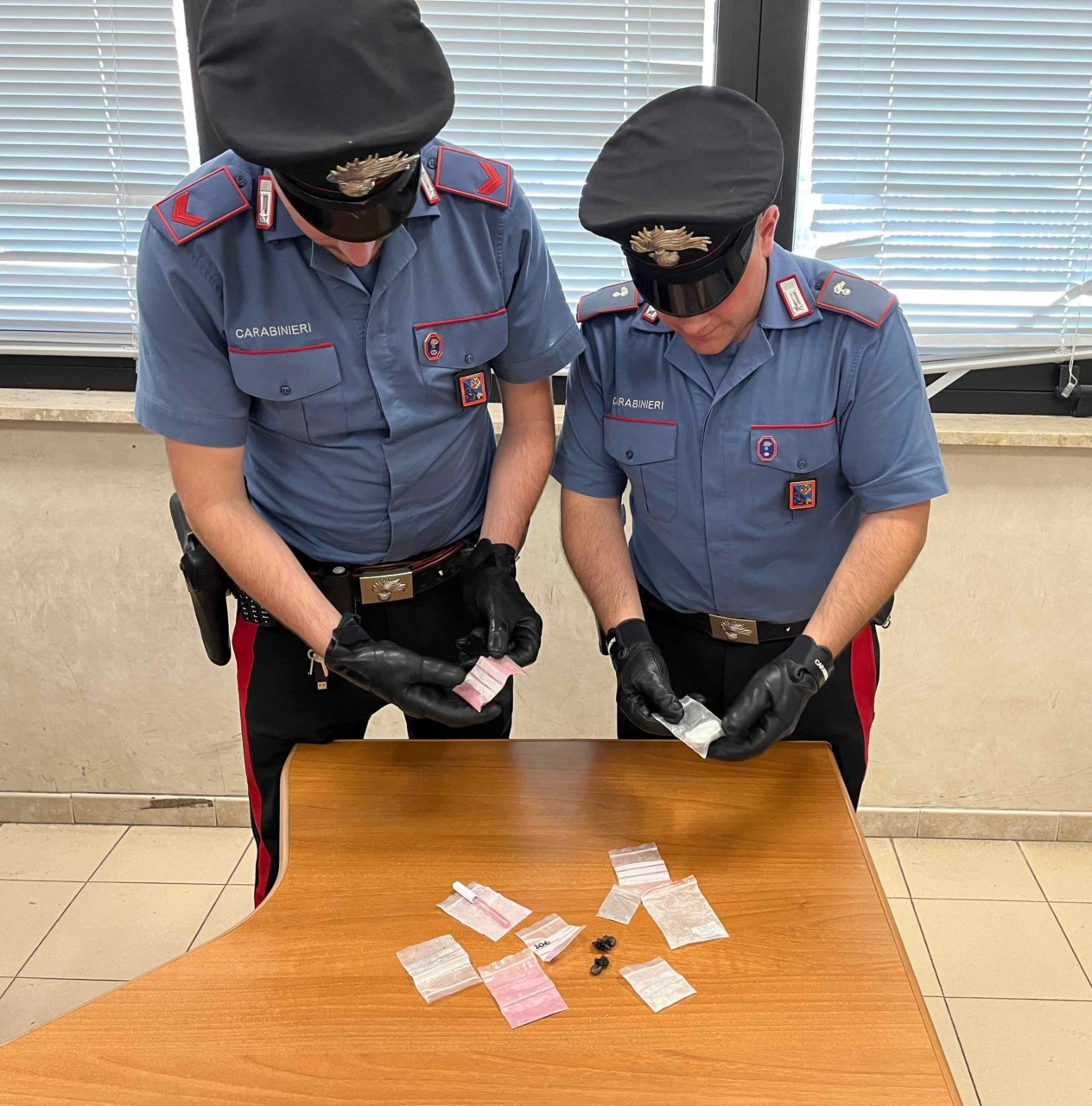Maxi controlli sul litorale romano, 5 arresti e 10 denunce